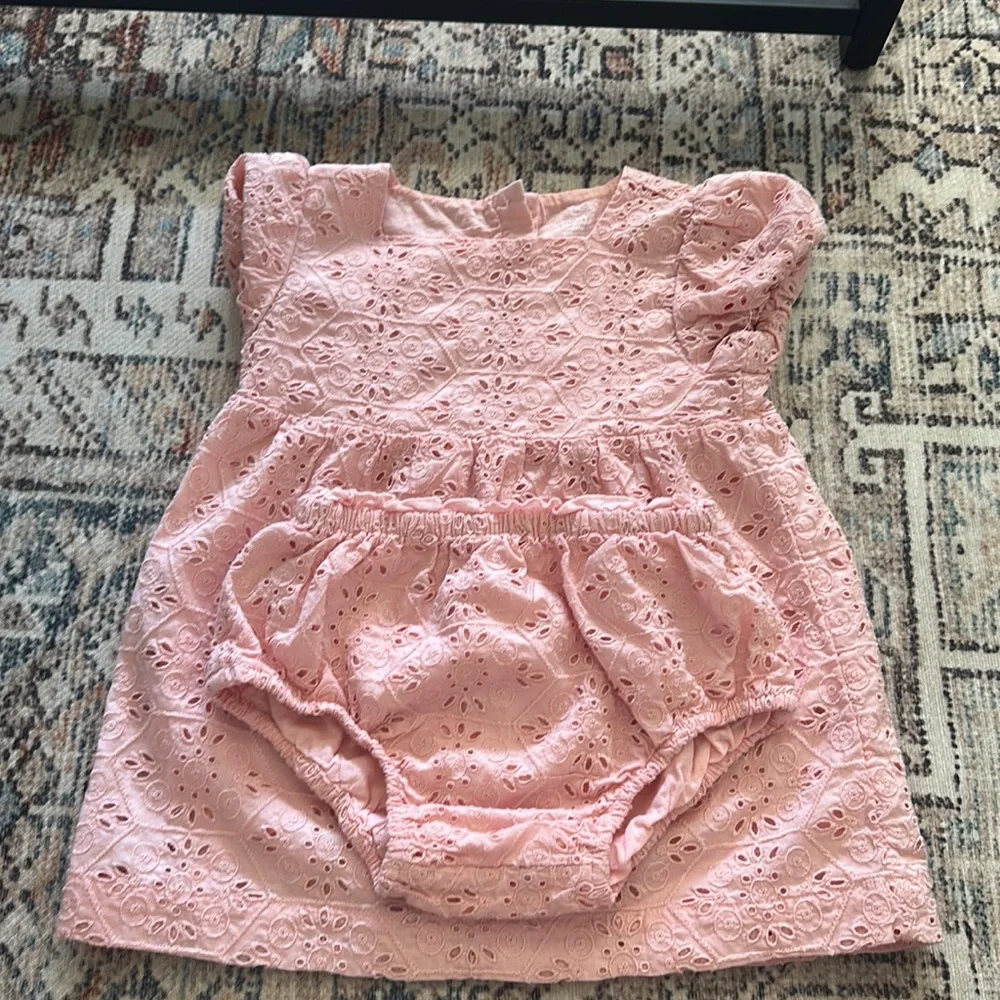 Like new baby girl vineyard vines dress - Picture 1 of 2